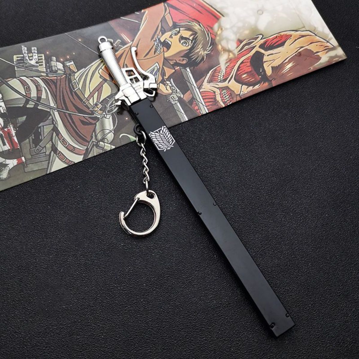 Attack on Titan  進撃の巨人 Levi and Eren and Mikasa Attack Blade Keychain Props